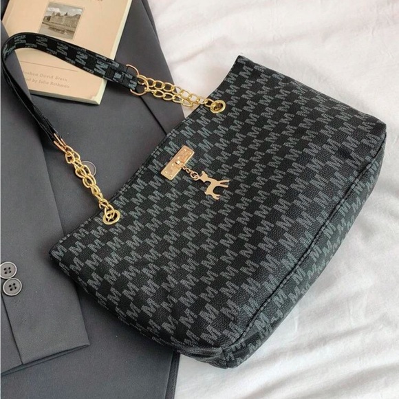 ⚠️Clearance Patterned Chain Shoulder Tote Bag Elegant Black With Gold Accents - Picture 5 of 9